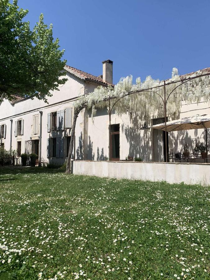 Bed and Breakfast Mas Carita Cabannes Экстерьер фото